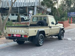 Toyota Land Cruiser 79 2.8GD-6 single cab auto - Image 3
