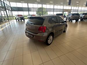 Volkswagen Polo Vivo hatch 1.6 Comfortline auto - Image 2