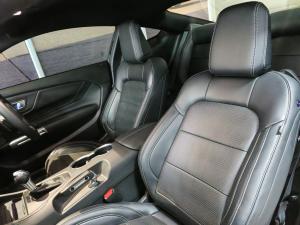 Ford Mustang 5.0 GT fastback - Image 7