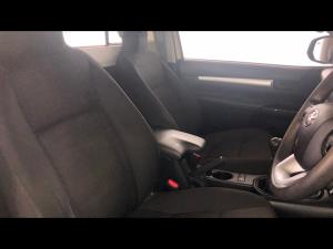 Toyota Hilux 2.4GD-6 single cab Raider manual - Image 8