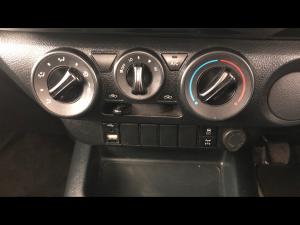 Toyota Hilux 2.4GD-6 single cab Raider manual - Image 16
