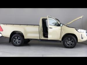 Toyota Hilux 2.4GD-6 single cab Raider manual - Image 24