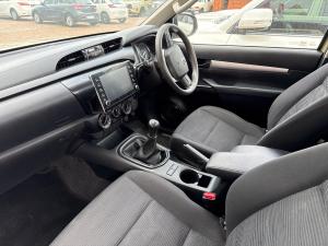 Toyota Hilux 2.4GD-6 single cab Raider manual - Image 7