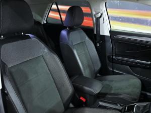 Volkswagen T-ROC 1.4 TSI Design Tiptronic - Image 23