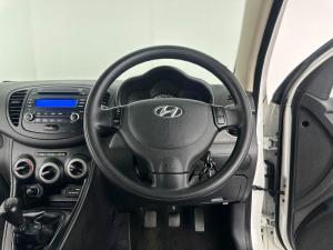 Hyundai i10 1.1 GLS/MOTION - Image 11