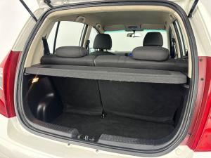 Hyundai i10 1.1 GLS/MOTION - Image 14