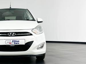 Hyundai i10 1.1 GLS/MOTION - Image 3