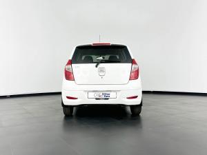 Hyundai i10 1.1 GLS/MOTION - Image 5