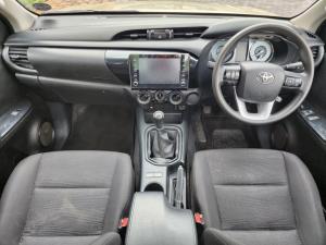 Toyota Hilux 2.4GD-6 single cab Raider manual - Image 7