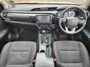 Toyota Hilux 2.4GD-6 single cab Raider manual - Image 8