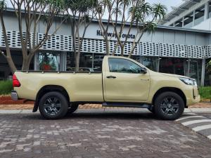 Toyota Hilux 2.4GD-6 single cab Raider manual - Image 4