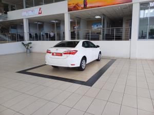 Toyota Corolla Quest 1.8 Plus manual - Image 2
