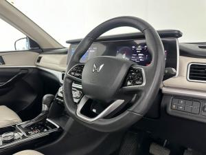 Mahindra XUV 700 2.0 AX7L automatic - Image 15