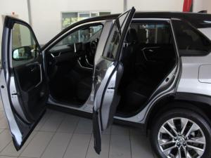 Toyota RAV4 2.0 VX CVT - Image 8