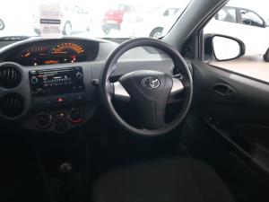 Toyota Etios hatch 1.5 Xi - Image 10