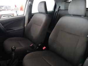Toyota Etios hatch 1.5 Xi - Image 11