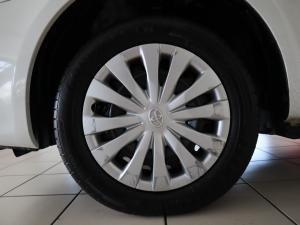 Toyota Etios hatch 1.5 Xi - Image 22