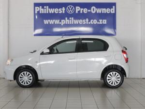 Toyota Etios hatch 1.5 Xi - Image 2