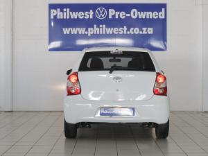 Toyota Etios hatch 1.5 Xi - Image 4