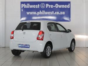 Toyota Etios hatch 1.5 Xi - Image 5