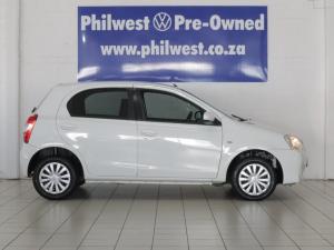 Toyota Etios hatch 1.5 Xi - Image 6