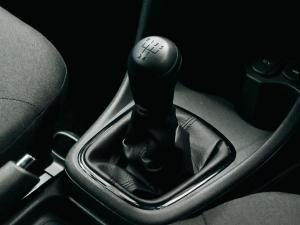 Volkswagen Polo Vivo hatch 1.4 - Image 9