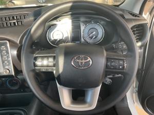 Toyota Hilux 2.4GD-6 single cab Raider manual - Image 8