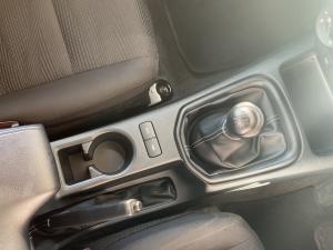 Toyota Hilux 2.4GD-6 single cab Raider manual - Image 12