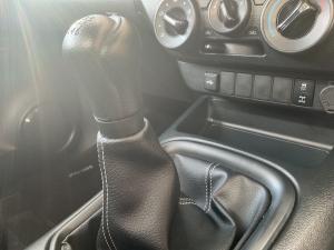 Toyota Hilux 2.4GD-6 single cab Raider manual - Image 13