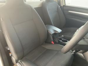 Toyota Hilux 2.4GD-6 single cab Raider manual - Image 16