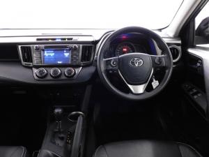 Toyota RAV4 2.0 GX automatic - Image 3