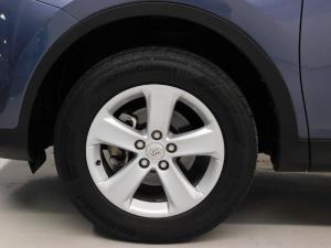 Toyota RAV4 2.0 GX automatic - Image 8