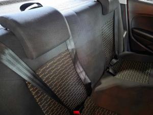 Volkswagen Polo Vivo 1.6 Maxx - Image 12