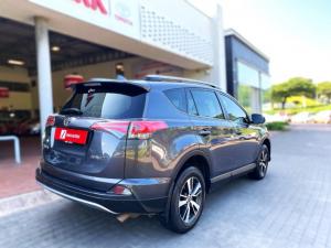 Toyota RAV4 2.0 GX auto - Image 3