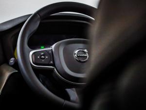 Volvo XC60 B5 AWD Essential - Image 18