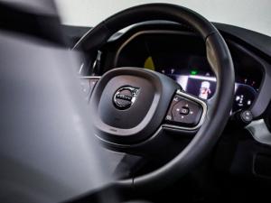 Volvo XC60 B5 AWD Essential - Image 5