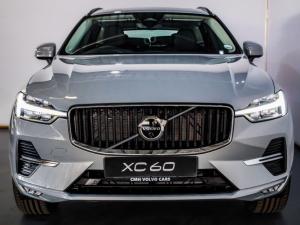 Volvo XC60 B5 AWD Essential - Image 8