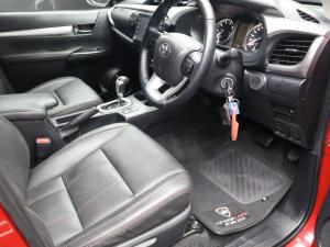 Toyota Hilux 2.8GD-6 double cab Raider auto - Image 9