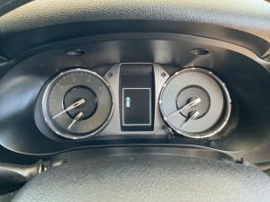 Toyota Hilux 2.4GD-6 single cab Raider manual - Image 13