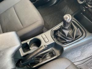 Toyota Hilux 2.4GD-6 single cab Raider manual - Image 14