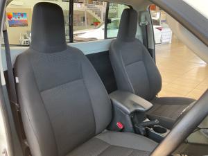 Toyota Hilux 2.4GD-6 single cab Raider manual - Image 17