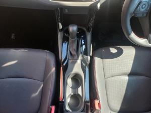 Toyota Corolla Cross 1.8 Hybrid GR-Sport - Image 12