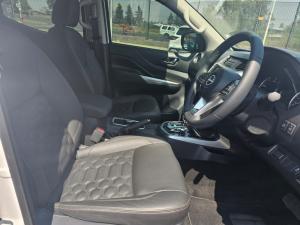 Nissan Navara 2.5DDTI LE/LE Plus automatic D/C - Image 12