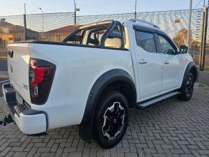 Nissan Navara 2.5DDTI LE/LE Plus automatic D/C - Image 22
