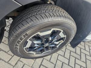 Nissan Navara 2.5DDTI LE/LE Plus automatic D/C - Image 8