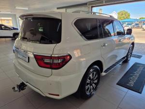 Nissan Patrol 5.6 V8 LE Premium - Image 10