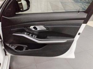 BMW 320i M Mzansi Edition automatic - Image 2