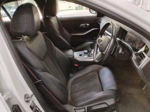 BMW 320i M Mzansi Edition automatic - Image 3