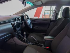 Toyota Corolla Quest 1.8 Plus manual - Image 11