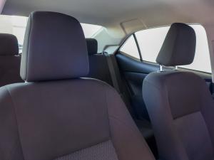 Toyota Corolla Quest 1.8 Plus manual - Image 12